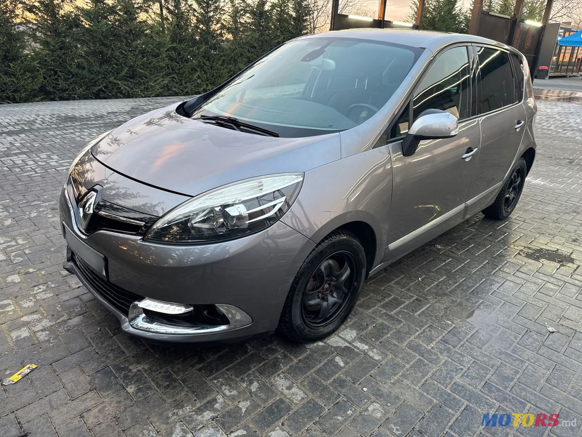 2015' Renault Scenic photo #1