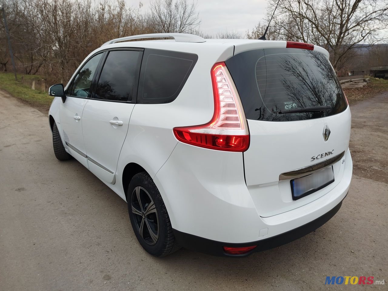 2012' Renault Grand Scenic photo #3