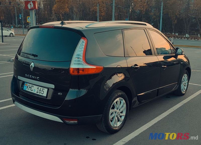 2016' Renault Grand Scenic photo #2