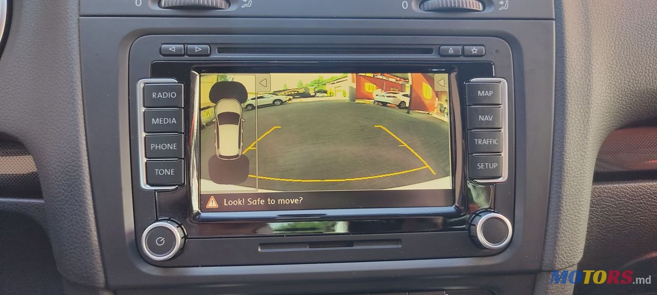 2010' Volkswagen Golf photo #6