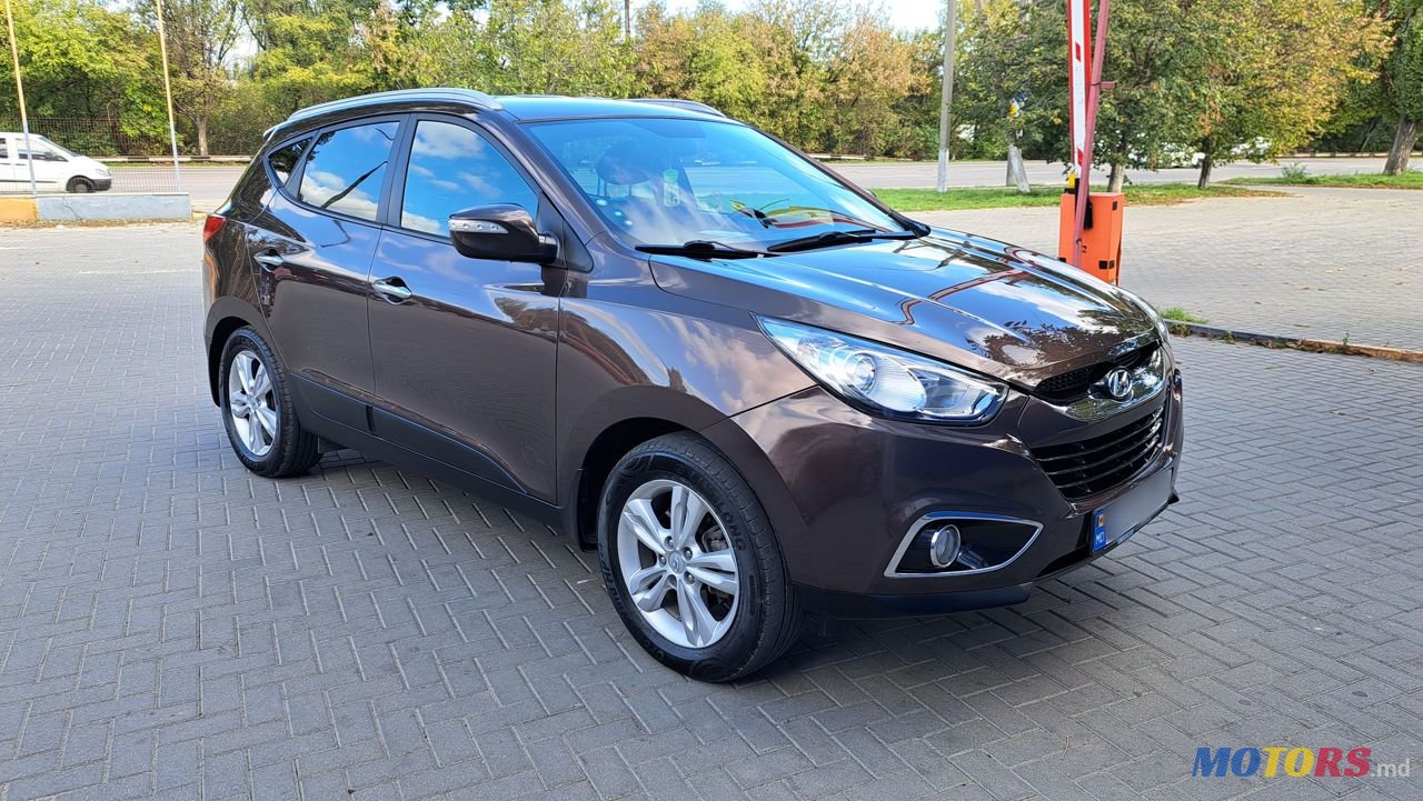 2010' Hyundai Tucson photo #1