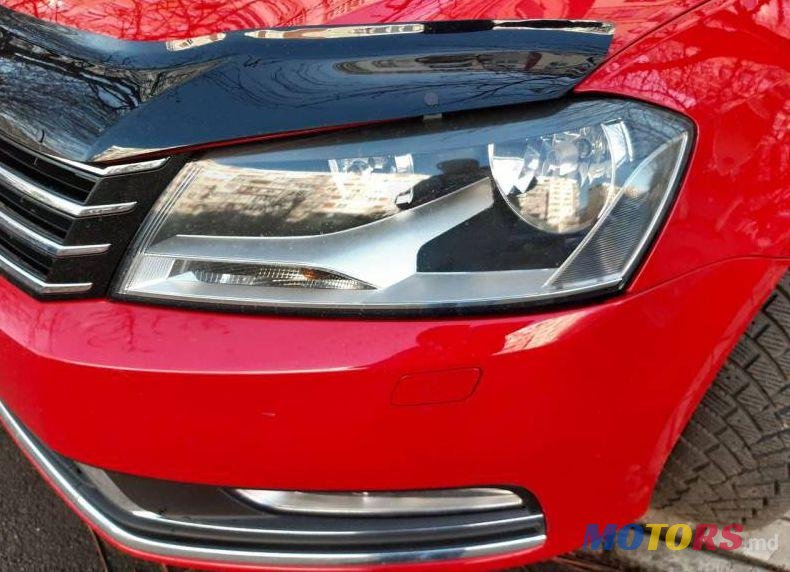 2011' Volkswagen Passat photo #1