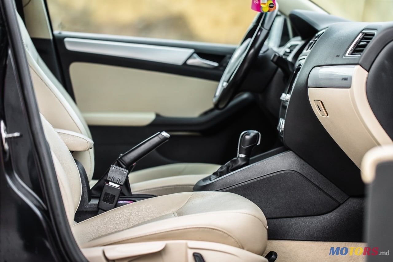 2013' Volkswagen Jetta photo #1