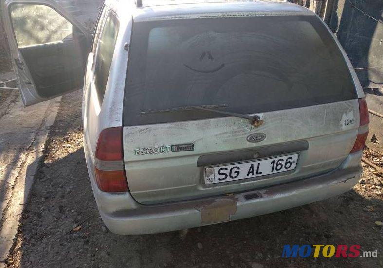 1997' Ford Escort photo #1