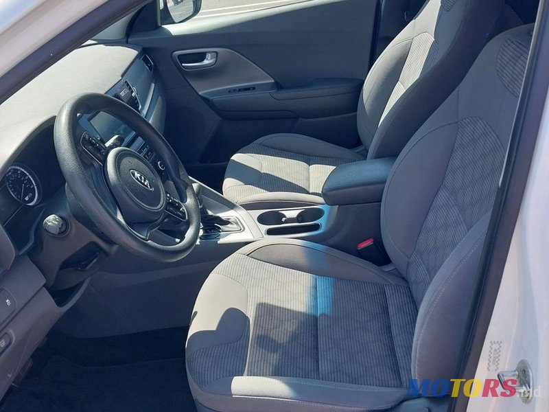 2017' Kia Niro photo #3