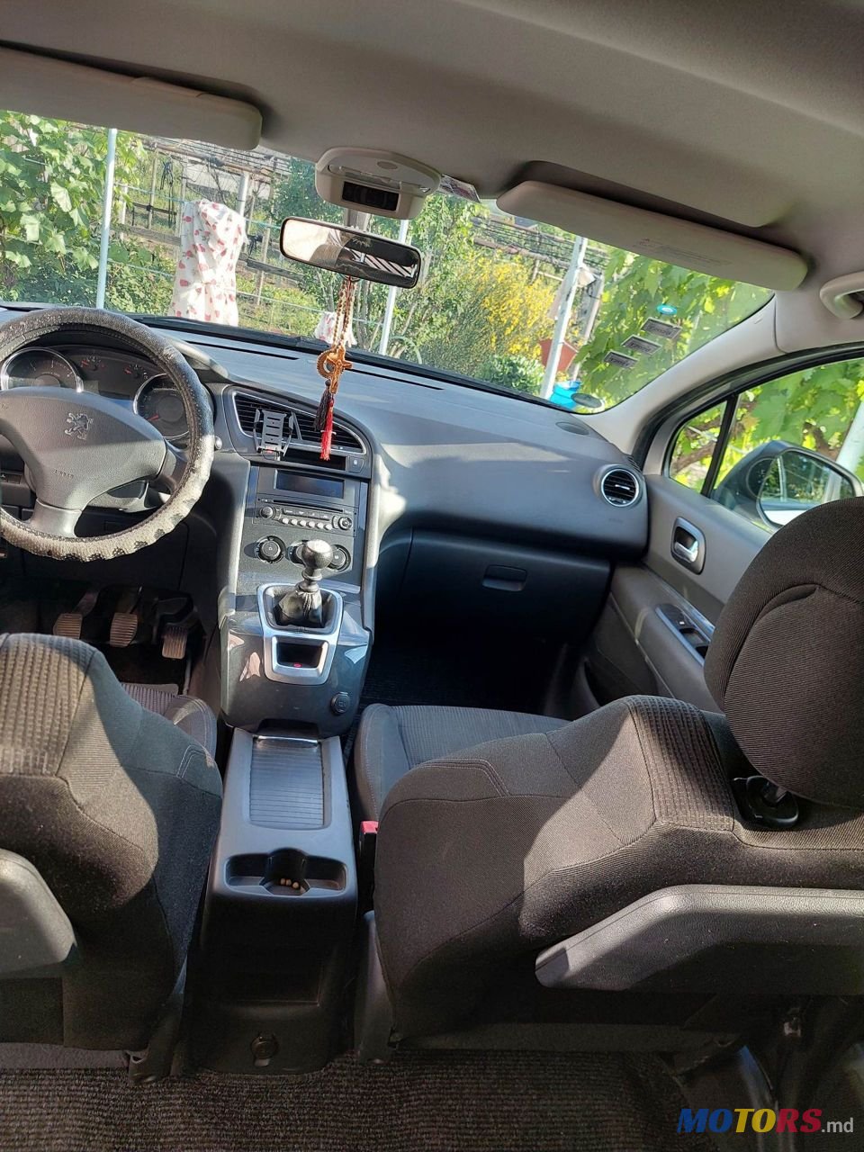 2010' Peugeot 5008 photo #2