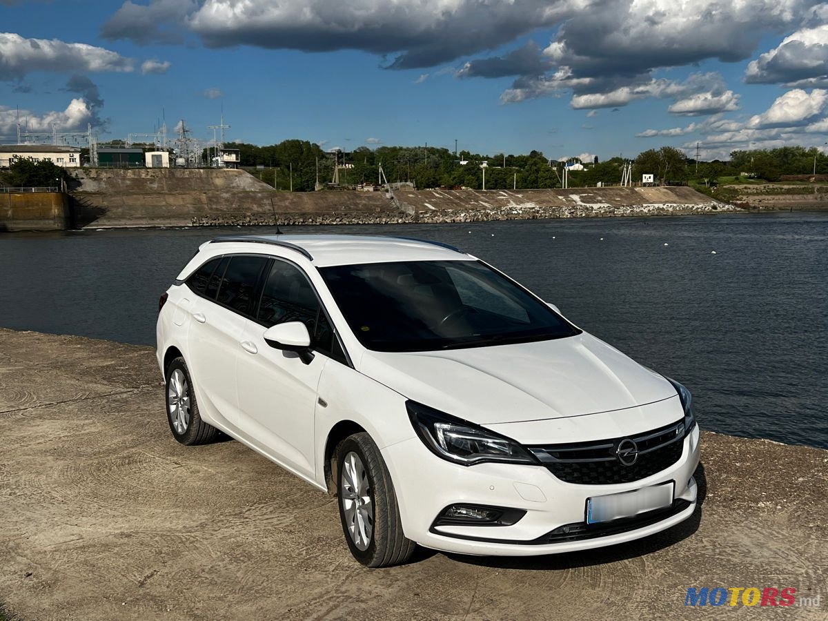 2018' Opel Astra photo #5