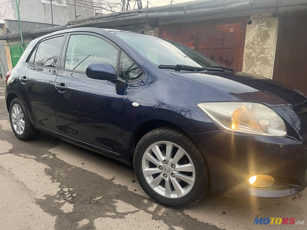 2007' Toyota Auris photo #3