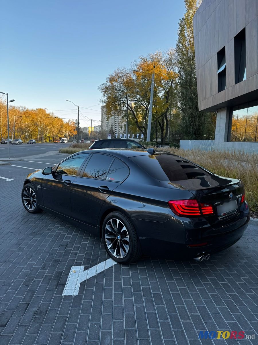 2015' BMW 5 Series photo #3