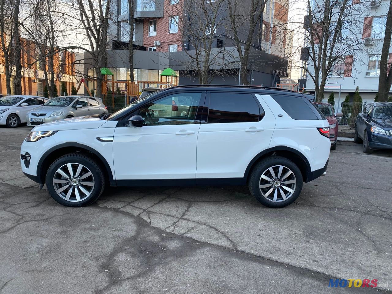 2016' Land Rover Discovery Sport photo #3