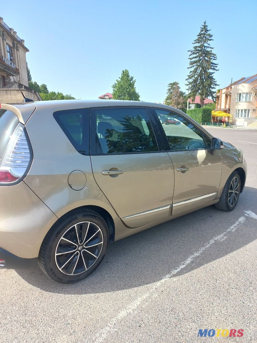 2014' Renault Scenic photo #2