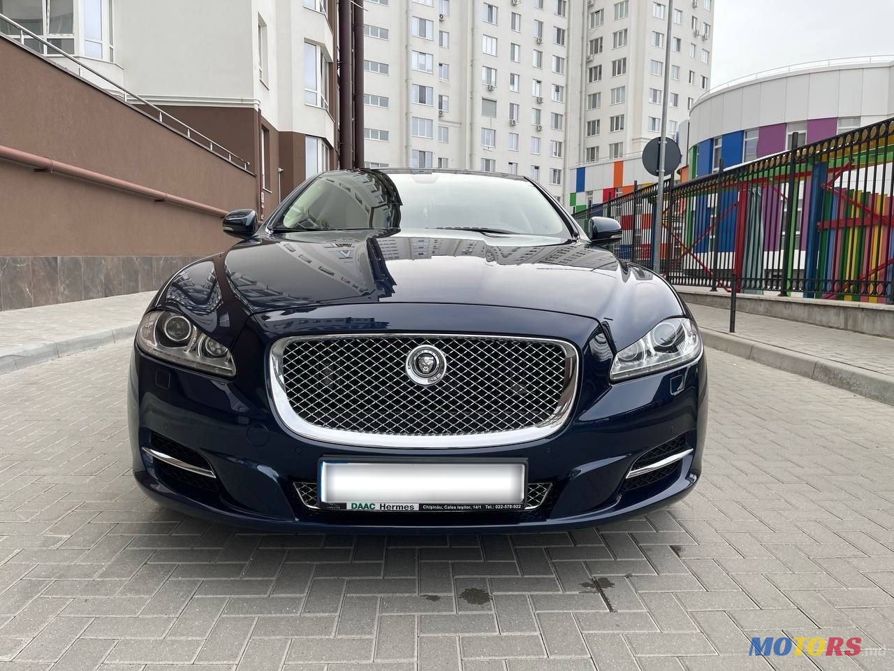 2010' Jaguar XJ photo #5