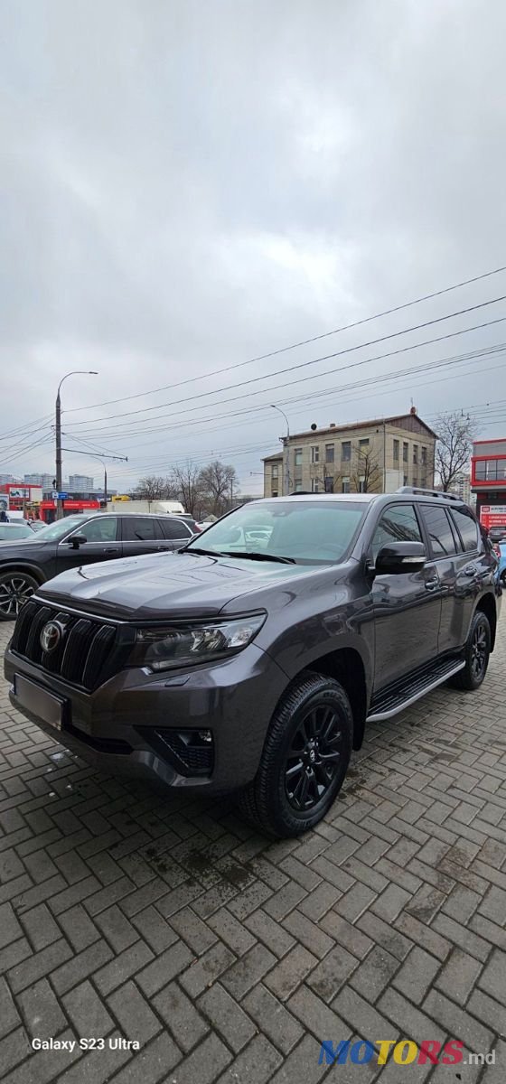 2022' Toyota Land Cruiser Prado photo #1