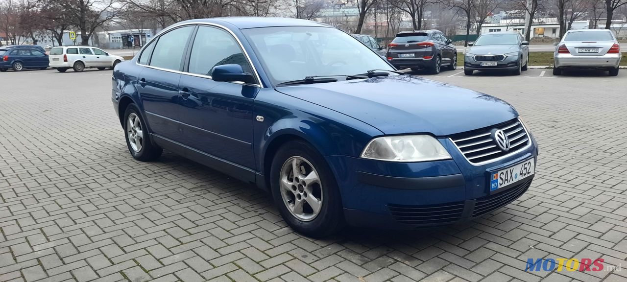 2004' Volkswagen Passat photo #1