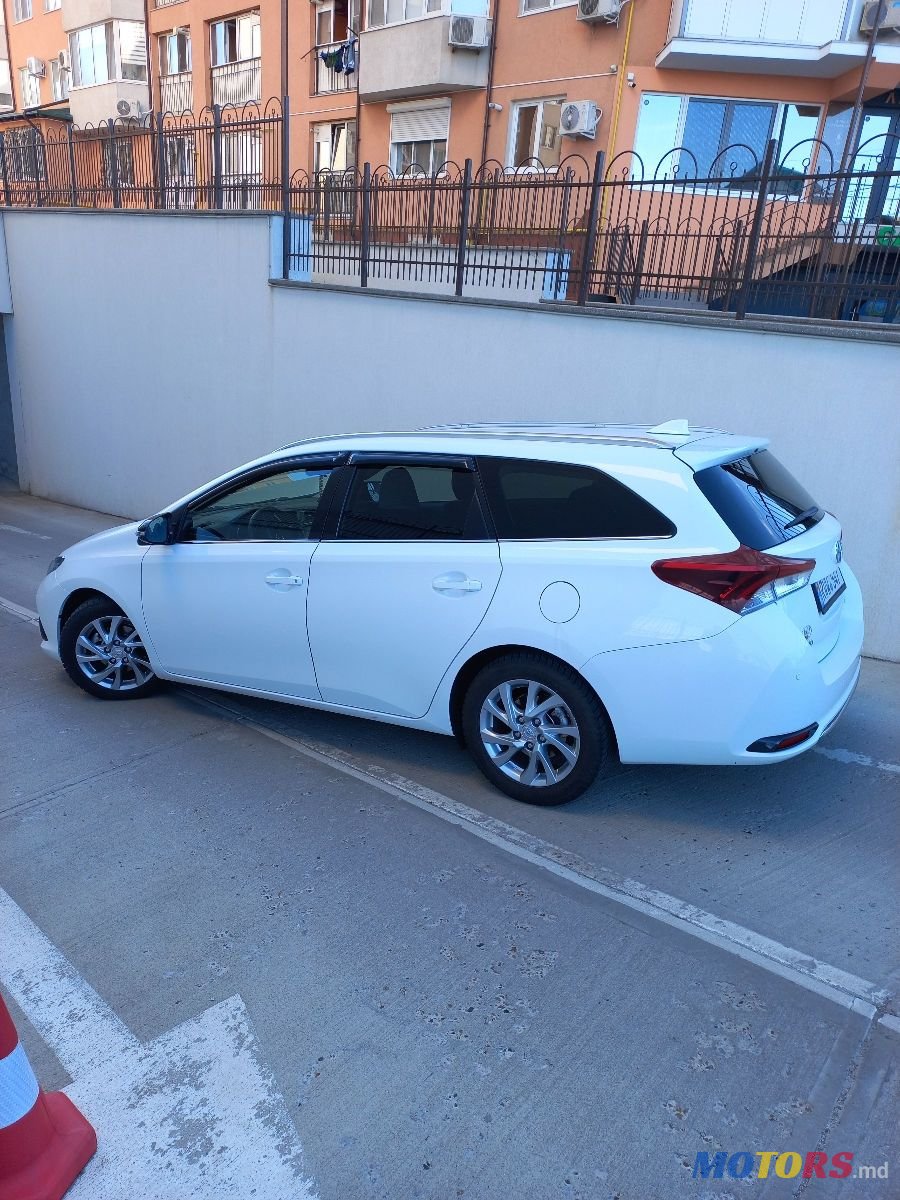 2015' Toyota Auris photo #5