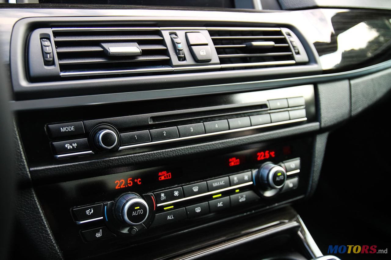 2013' BMW 5 Series photo #3