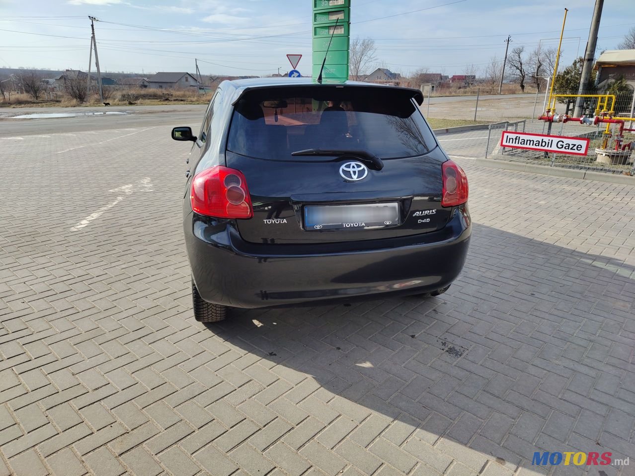2007' Toyota Auris photo #3