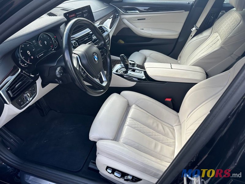 2017' BMW 5 Series photo #5