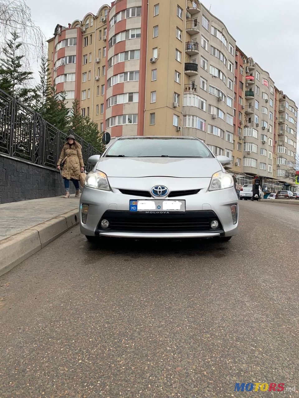 2013' Toyota Prius photo #2