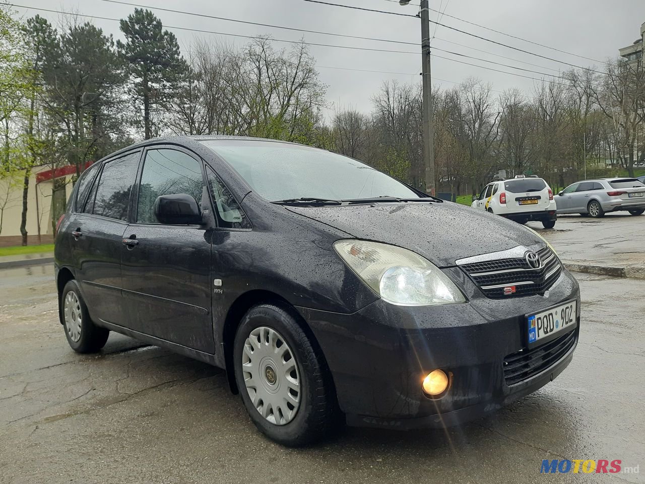 2003' Toyota Corolla Verso photo #1