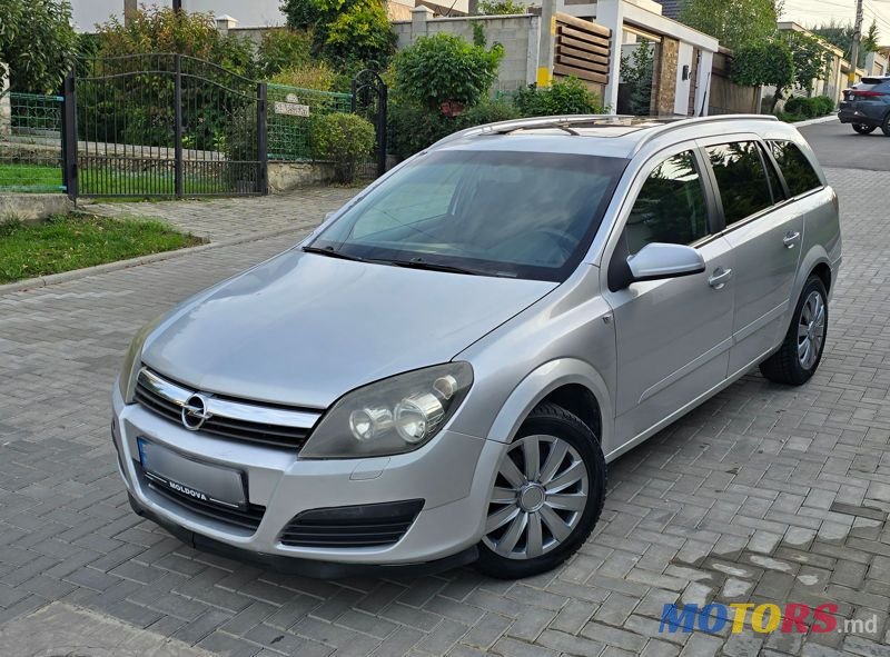 2006' Opel Astra photo #2