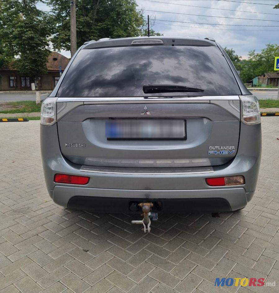 2013' Mitsubishi Outlander photo #3