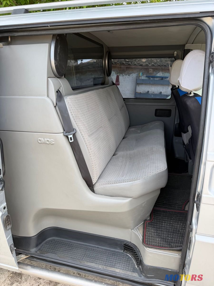 2003' Volkswagen Transporter photo #5