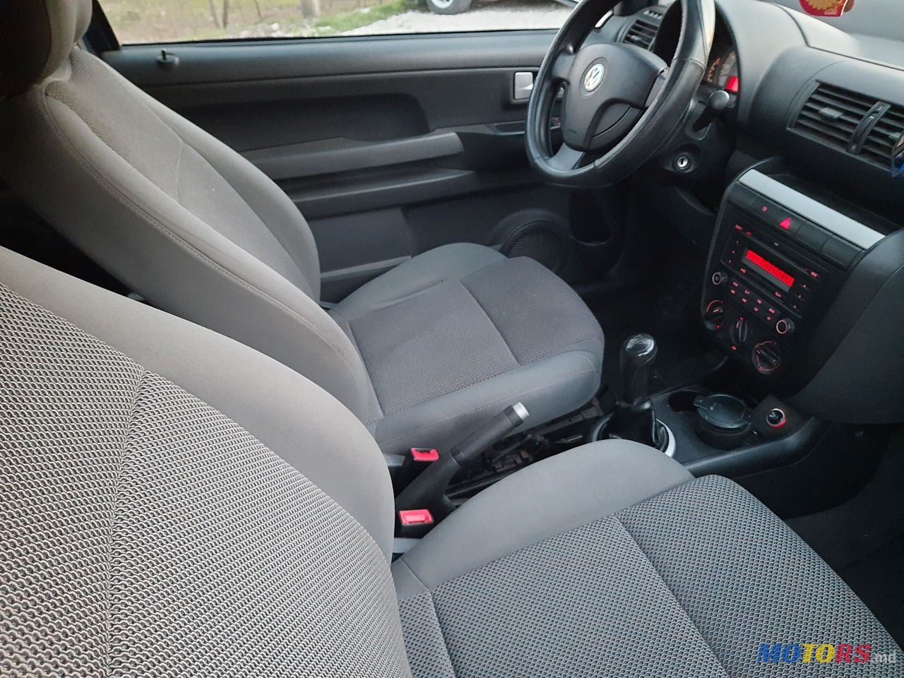 2010' Volkswagen Fox photo #5