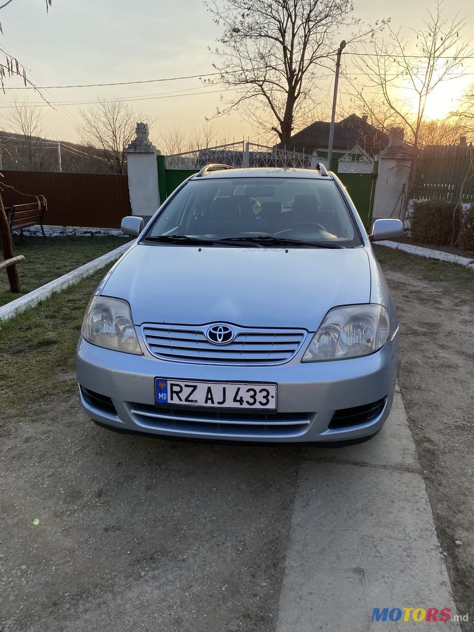 2004' Toyota Corolla photo #2