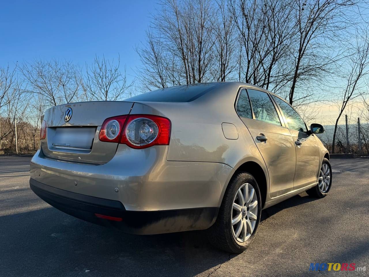 2009' Volkswagen Jetta photo #2