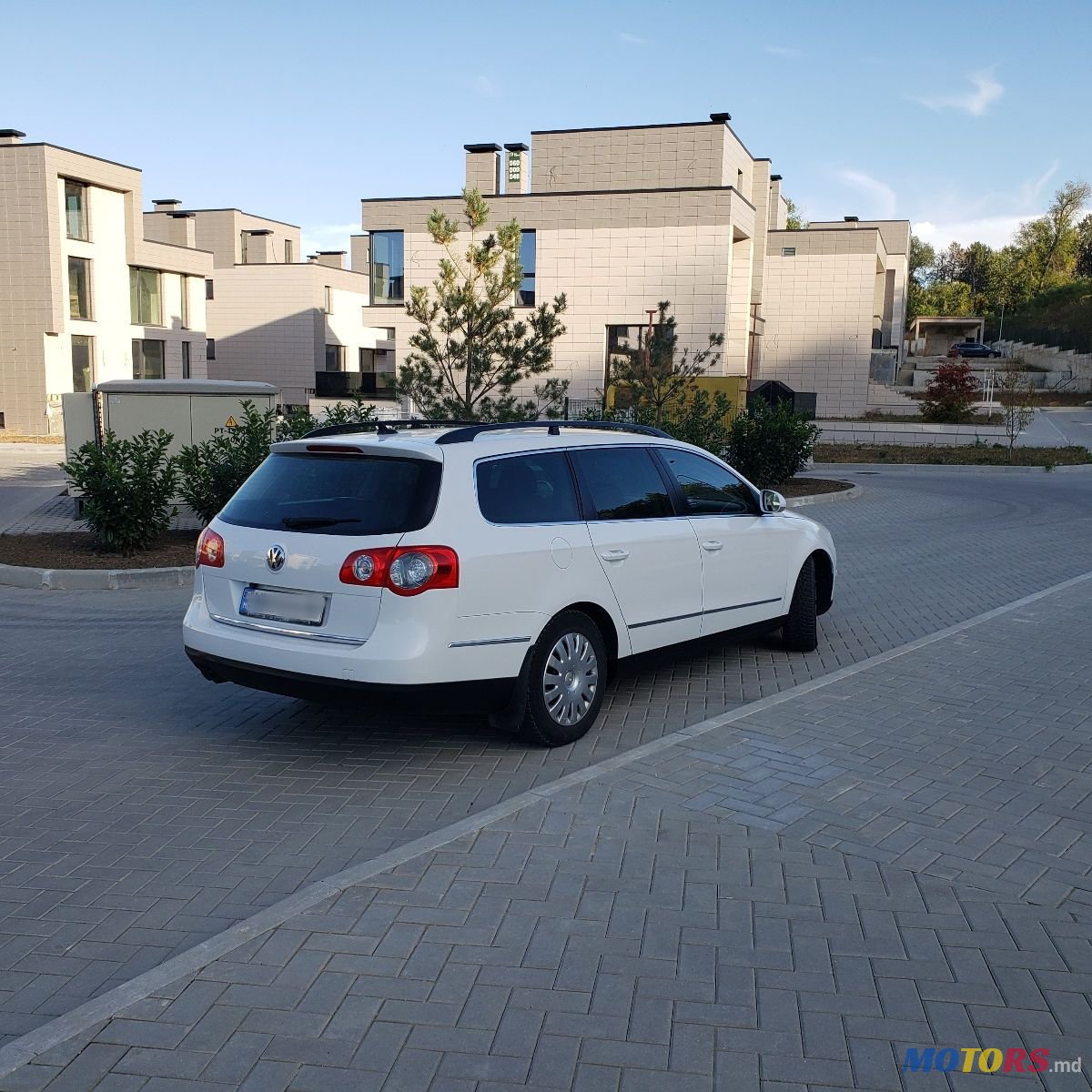 2009' Volkswagen Passat photo #3