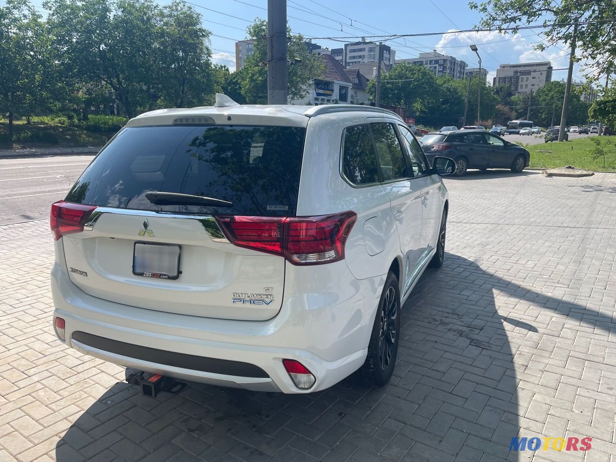 2018' Mitsubishi Outlander photo #5