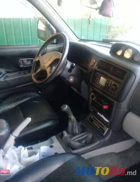 2002' Mitsubishi Pajero Sport photo #1