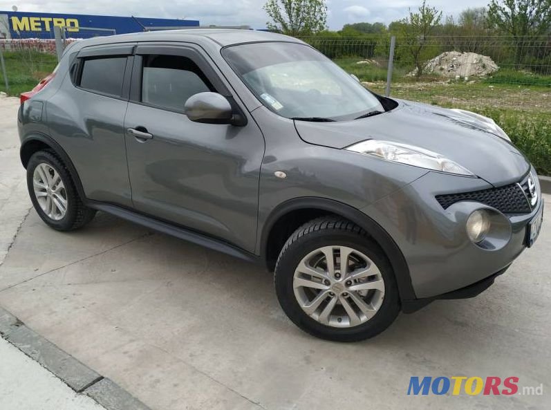 2010' Nissan Juke photo #2