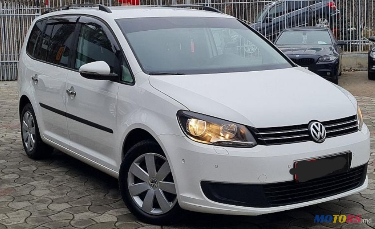 2012' Volkswagen Touran photo #4