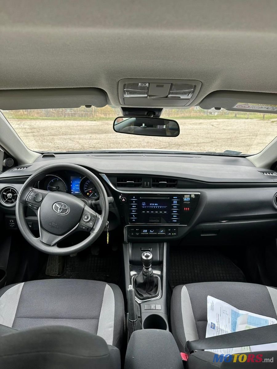 2016' Toyota Auris photo #5