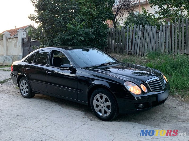 2008' Mercedes-Benz E-Class photo #1