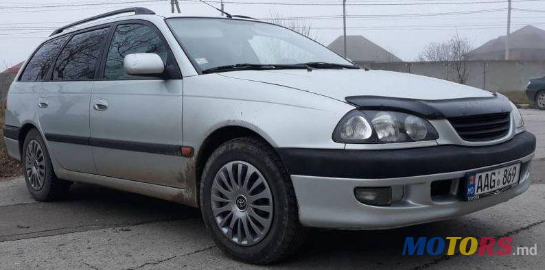 1998' Toyota Avensis photo #1