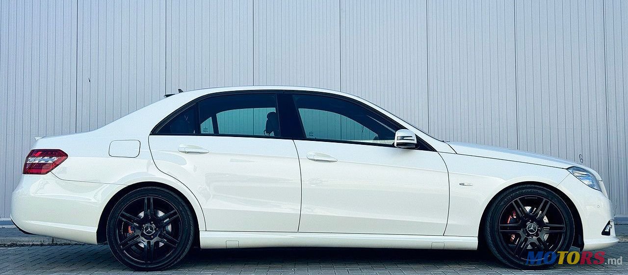 2010' Mercedes-Benz E-Class photo #6