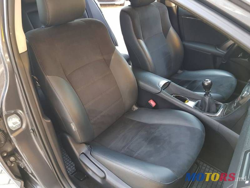 2014' Toyota Avensis photo #4