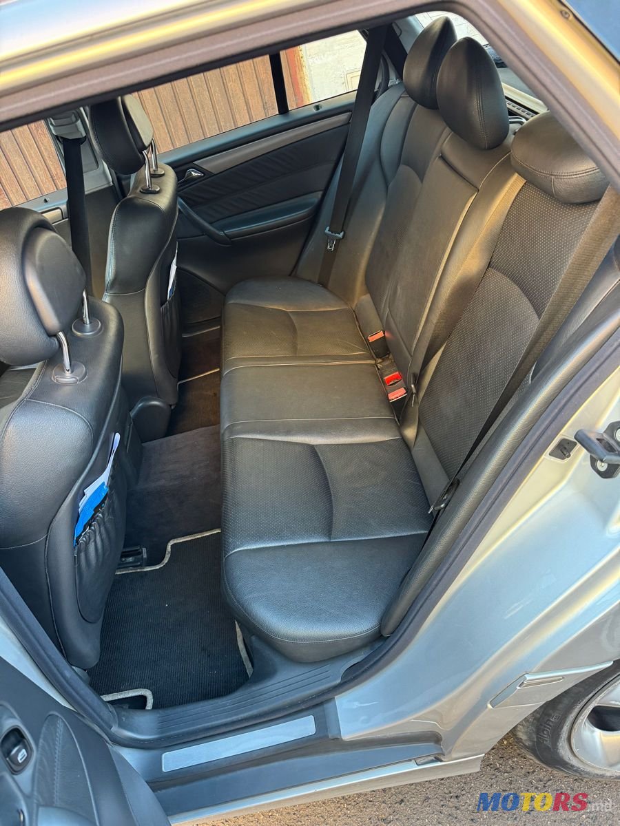 2004' Mercedes-Benz C-Class photo #4