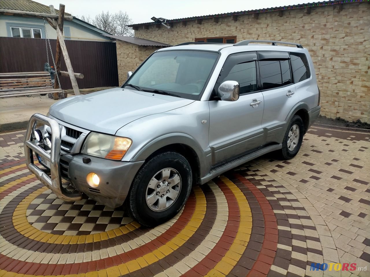 2003' Mitsubishi Pajero photo #3