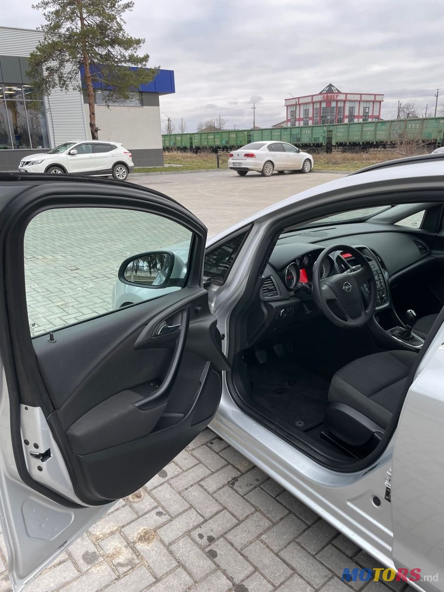 2015' Opel Astra photo #5