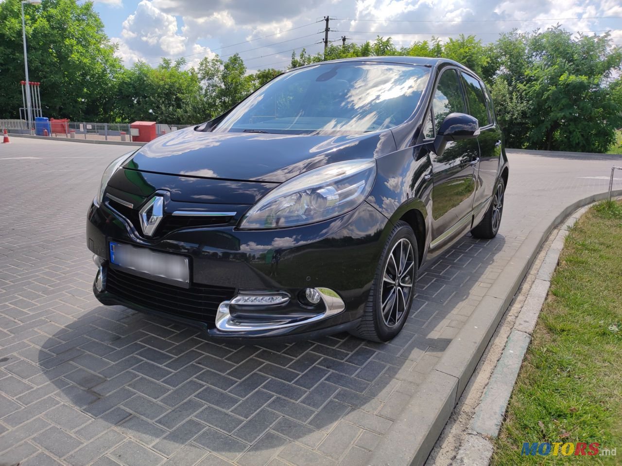 2015' Renault Scenic photo #2