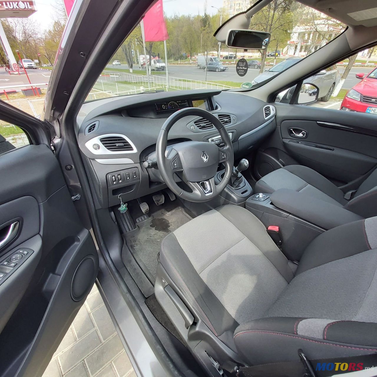 2013' Renault Grand Scenic photo #6