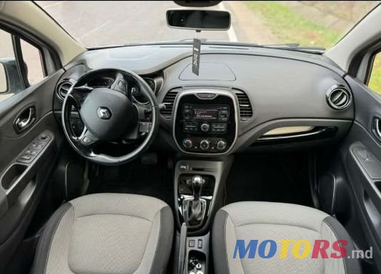 2015' Renault Captur photo #2