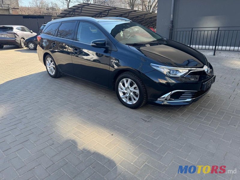 2015' Toyota Auris photo #2