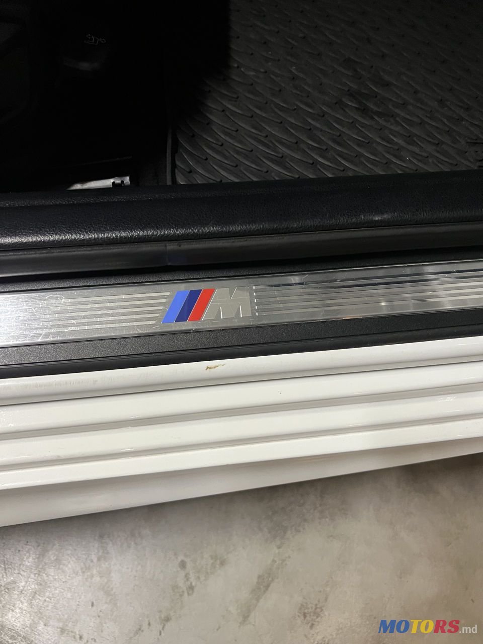 2011' BMW 5 Series photo #5