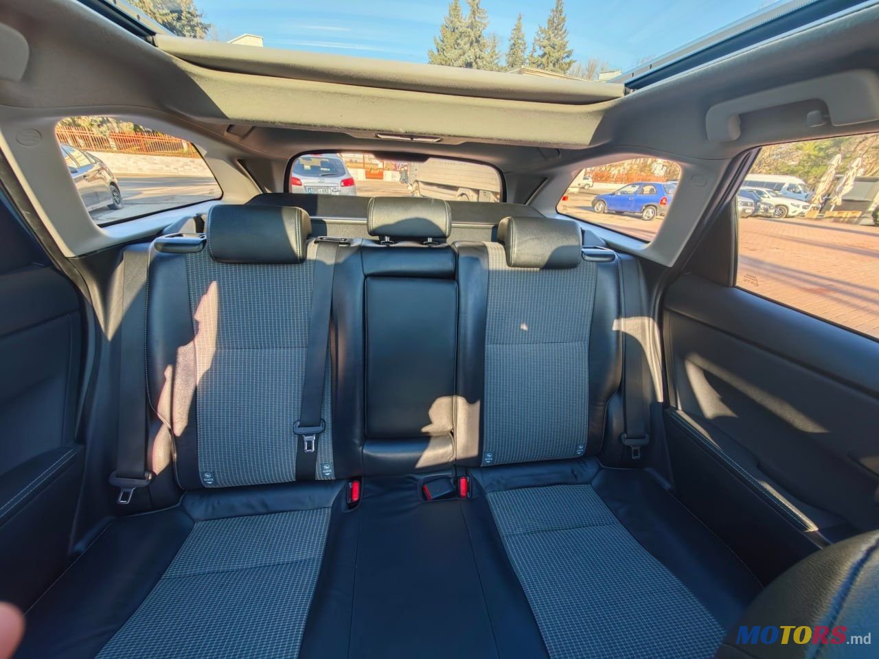 2015' Toyota Auris photo #6