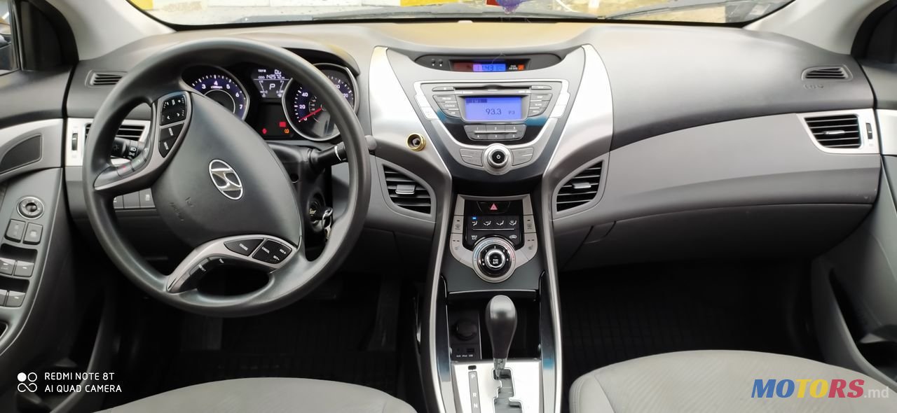 2013' Hyundai Elantra photo #4